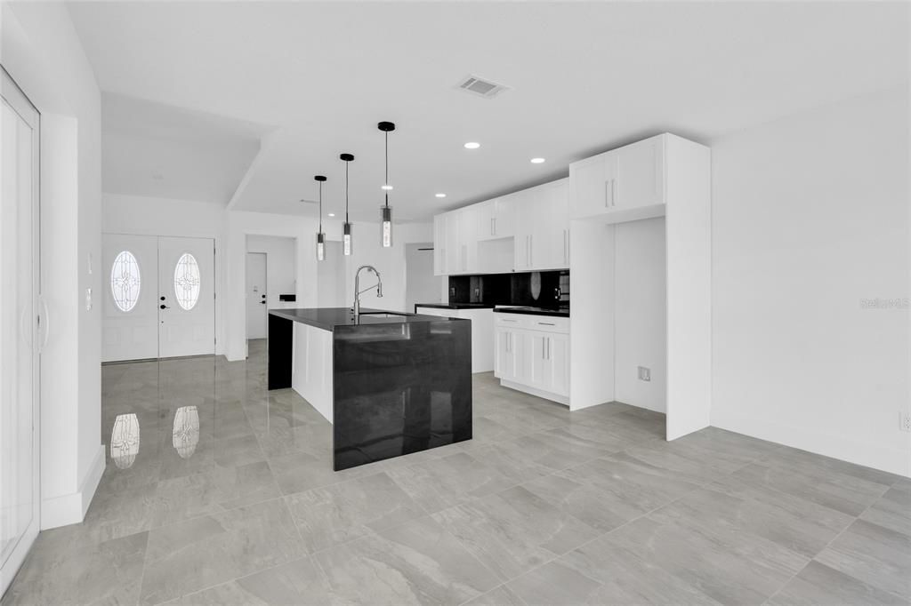 На продажу: $285,000 (3 спален, 2 ванн, 1806 Квадратных фут)