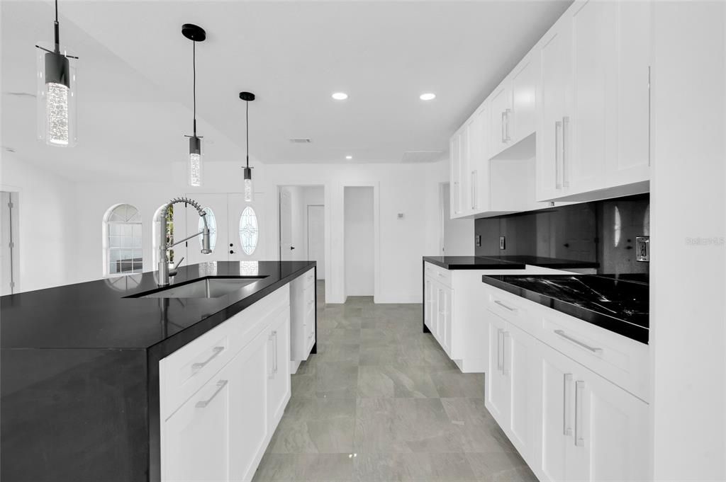 На продажу: $285,000 (3 спален, 2 ванн, 1806 Квадратных фут)