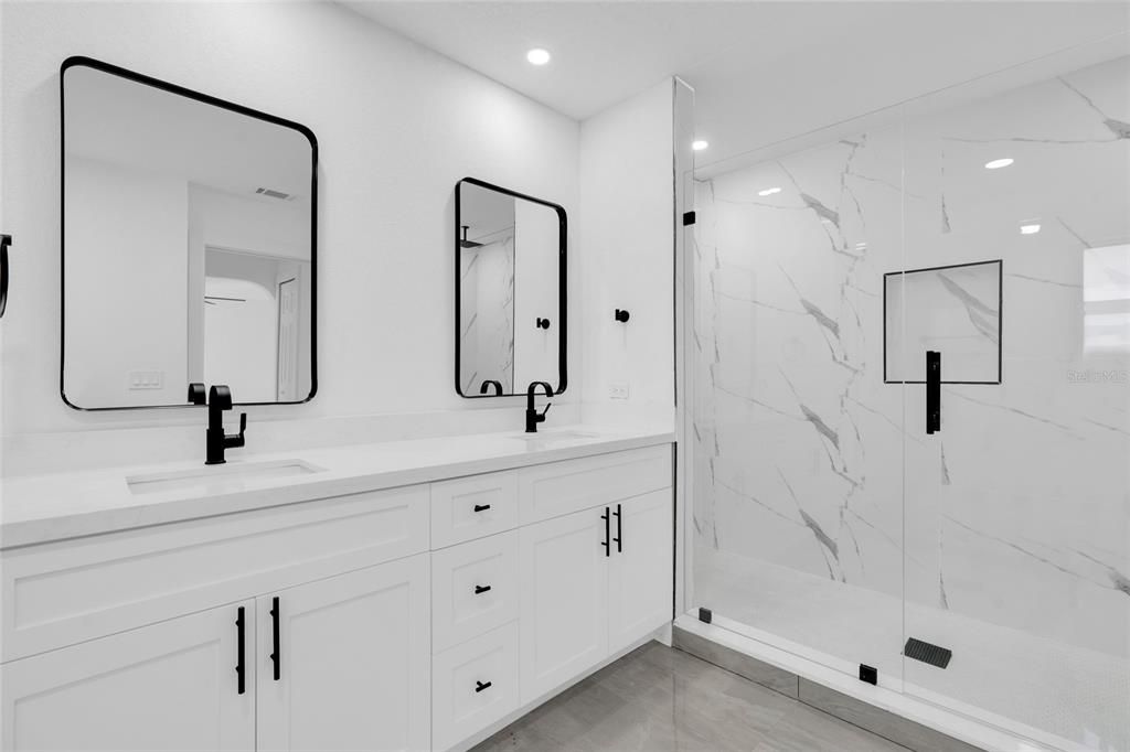 На продажу: $285,000 (3 спален, 2 ванн, 1806 Квадратных фут)