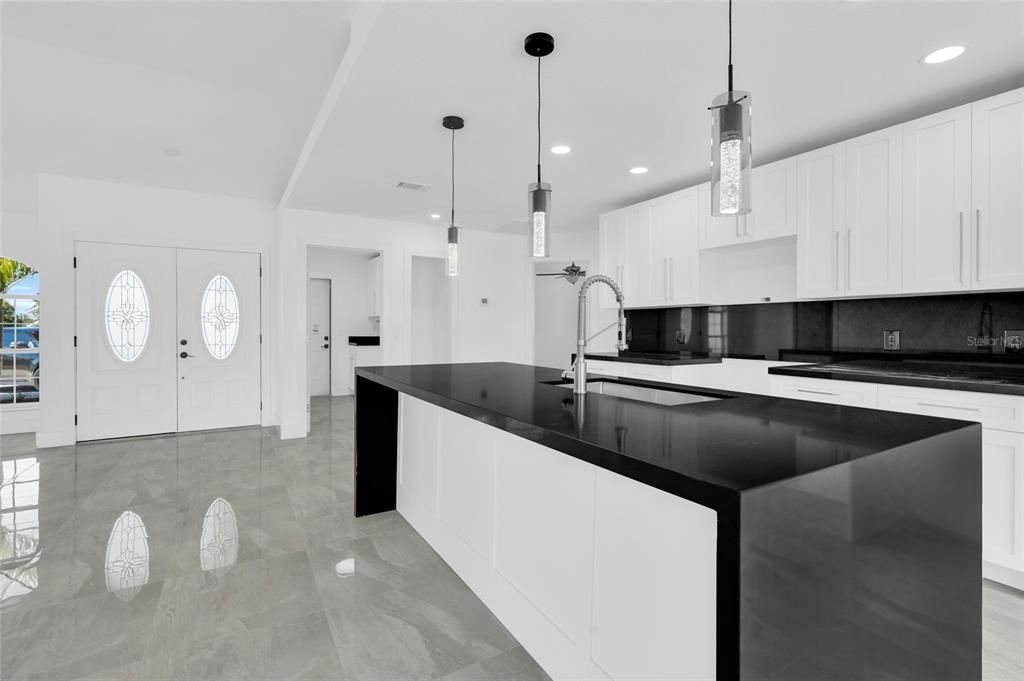 На продажу: $285,000 (3 спален, 2 ванн, 1806 Квадратных фут)