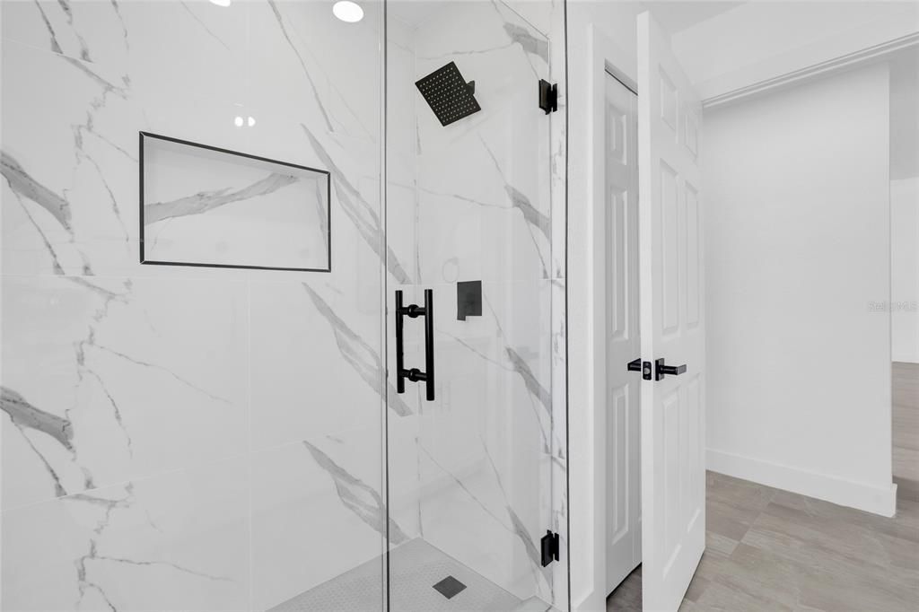 На продажу: $285,000 (3 спален, 2 ванн, 1806 Квадратных фут)