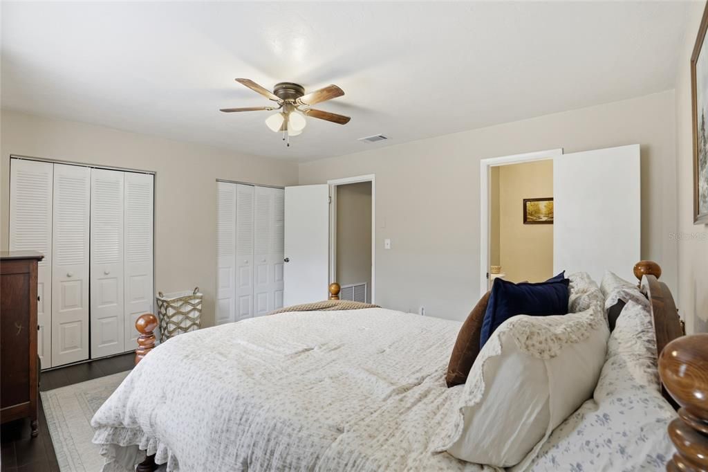 待售: $299,900 (3 贝兹, 2 浴室, 1286 平方英尺)