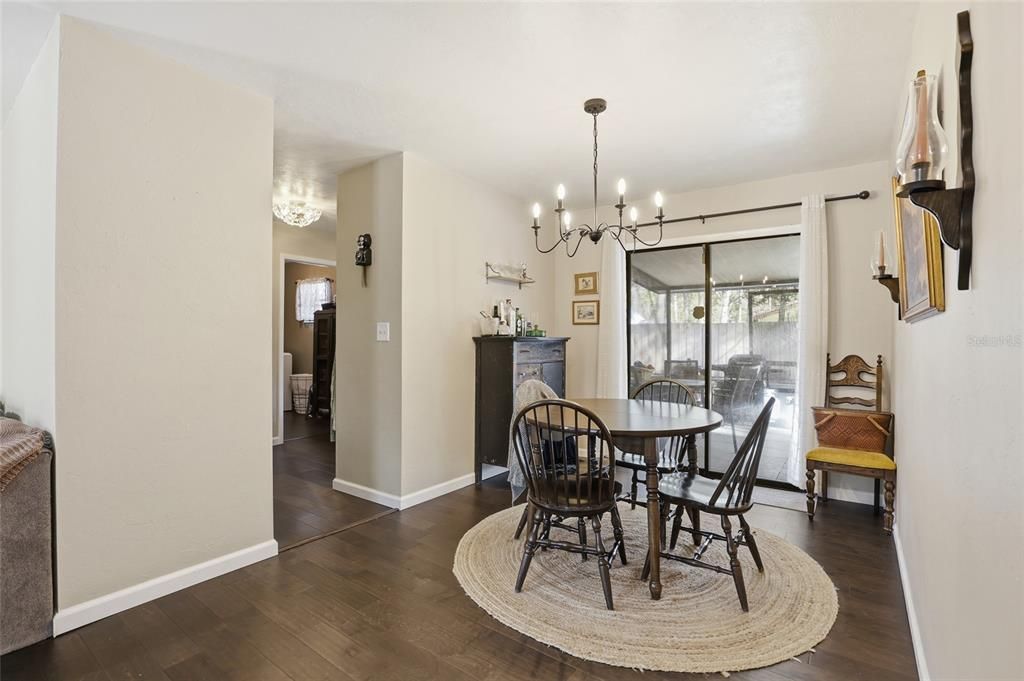 待售: $299,900 (3 贝兹, 2 浴室, 1286 平方英尺)