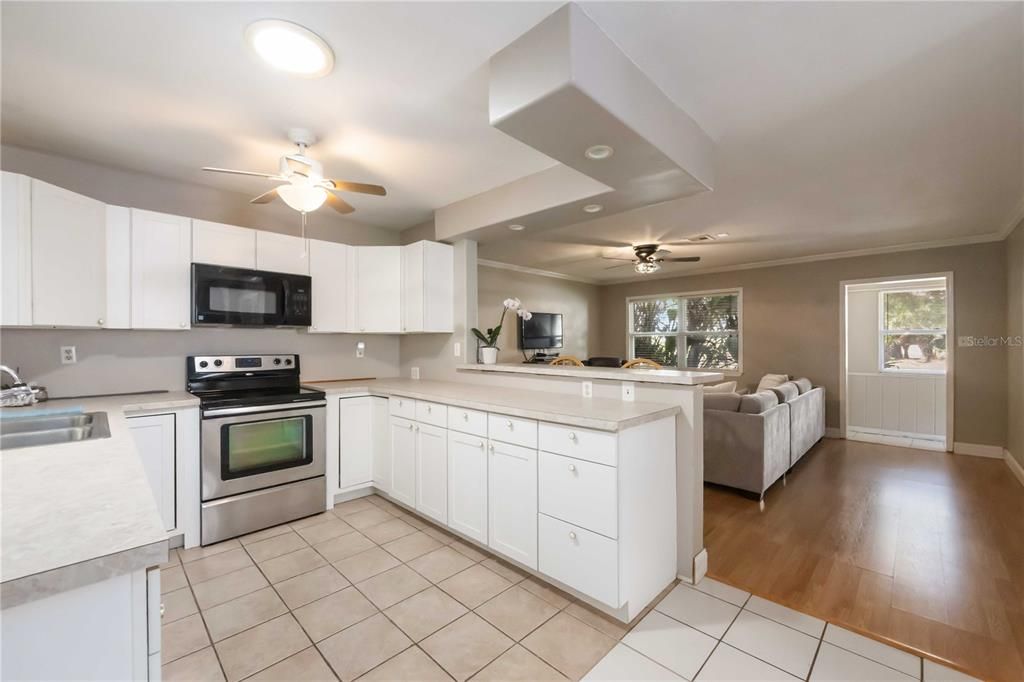 En Venta: $480,000 (4 camas, 2 baños, 2086 Pies cuadrados)