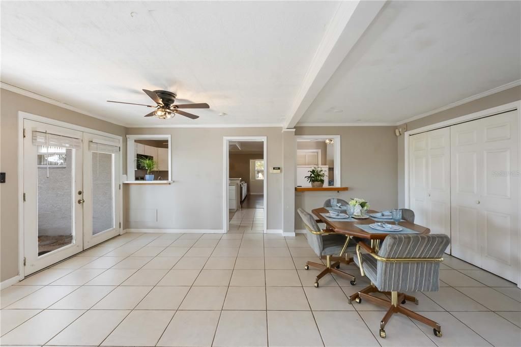 En Venta: $480,000 (4 camas, 2 baños, 2086 Pies cuadrados)