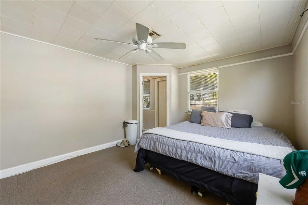 En Venta: $480,000 (4 camas, 2 baños, 2086 Pies cuadrados)