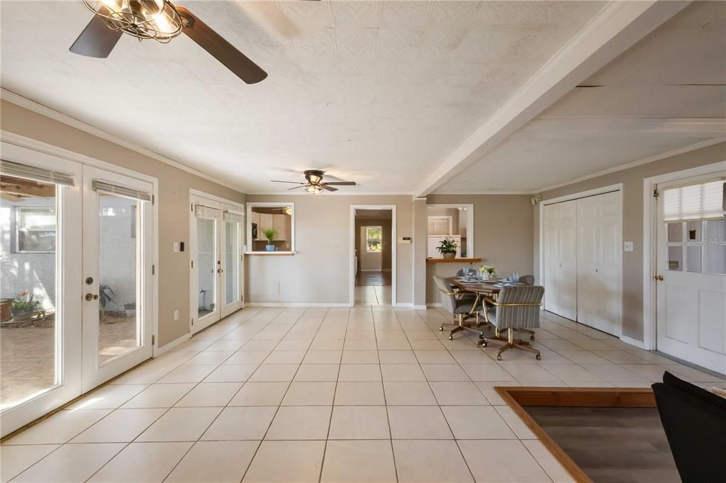 En Venta: $480,000 (4 camas, 2 baños, 2086 Pies cuadrados)