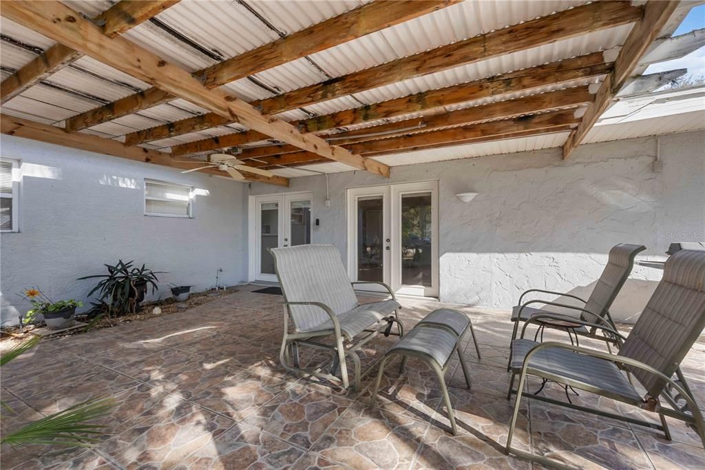 En Venta: $480,000 (4 camas, 2 baños, 2086 Pies cuadrados)