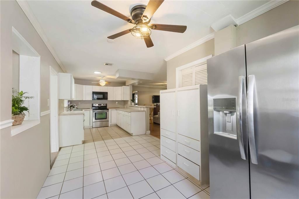 En Venta: $480,000 (4 camas, 2 baños, 2086 Pies cuadrados)