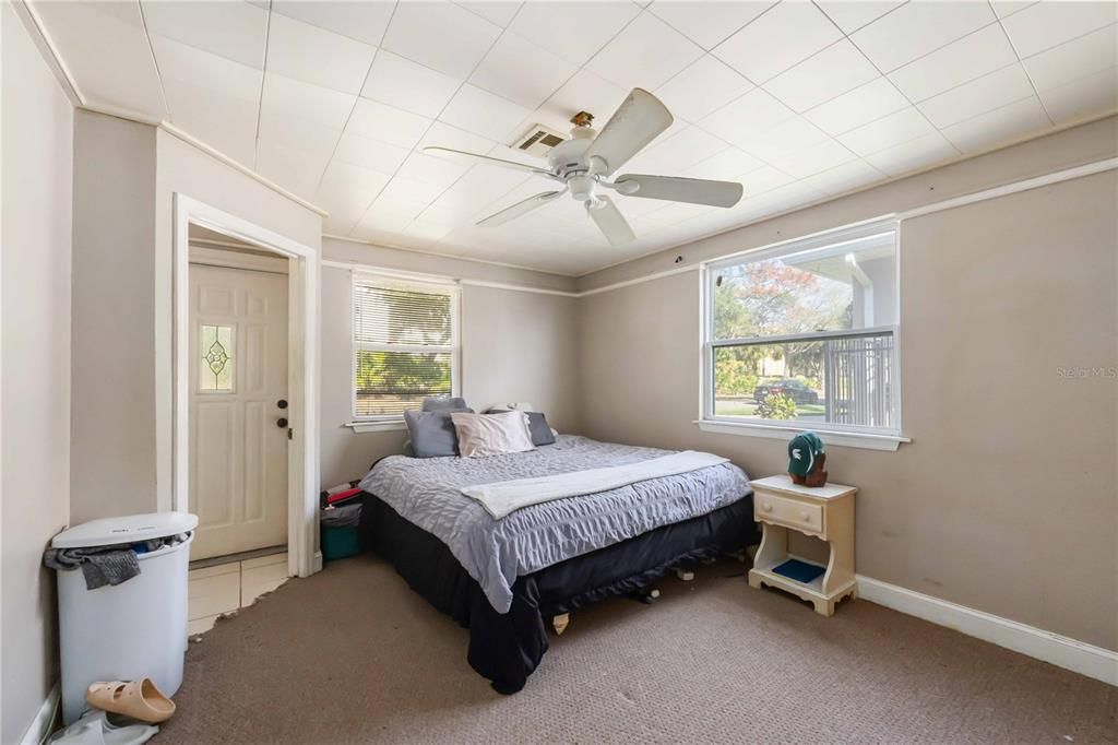 En Venta: $480,000 (4 camas, 2 baños, 2086 Pies cuadrados)