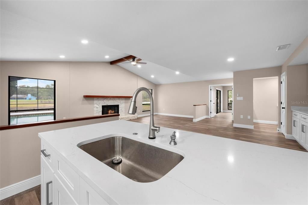 待售: $710,000 (3 贝兹, 4 浴室, 2982 平方英尺)