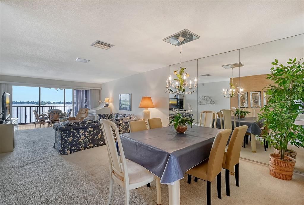 待售: $499,000 (2 贝兹, 2 浴室, 1093 平方英尺)