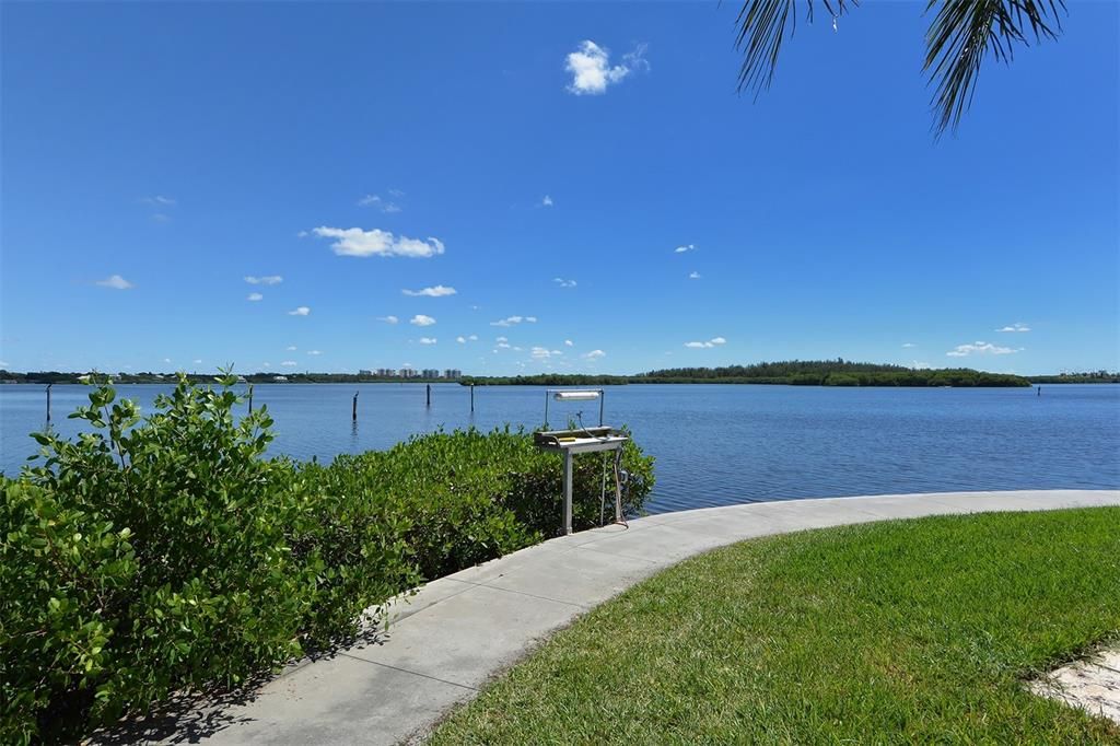 待售: $499,000 (2 贝兹, 2 浴室, 1093 平方英尺)