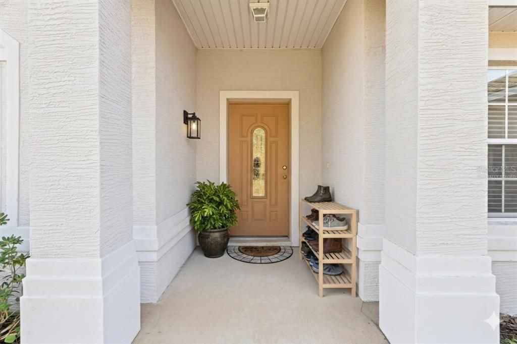 For Sale: $299,999 (3 beds, 2 baths, 1596 Square Feet)