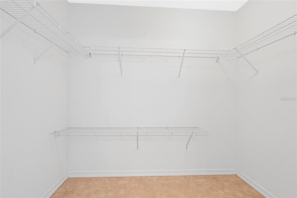 For Sale: $299,999 (3 beds, 2 baths, 1596 Square Feet)