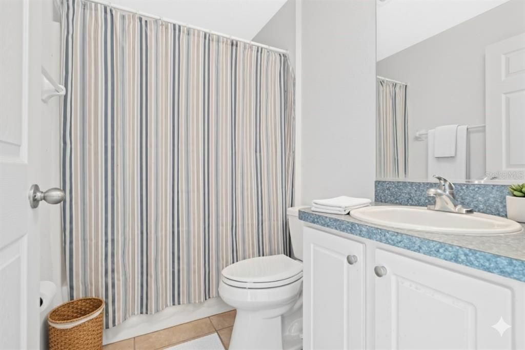 For Sale: $299,999 (3 beds, 2 baths, 1596 Square Feet)