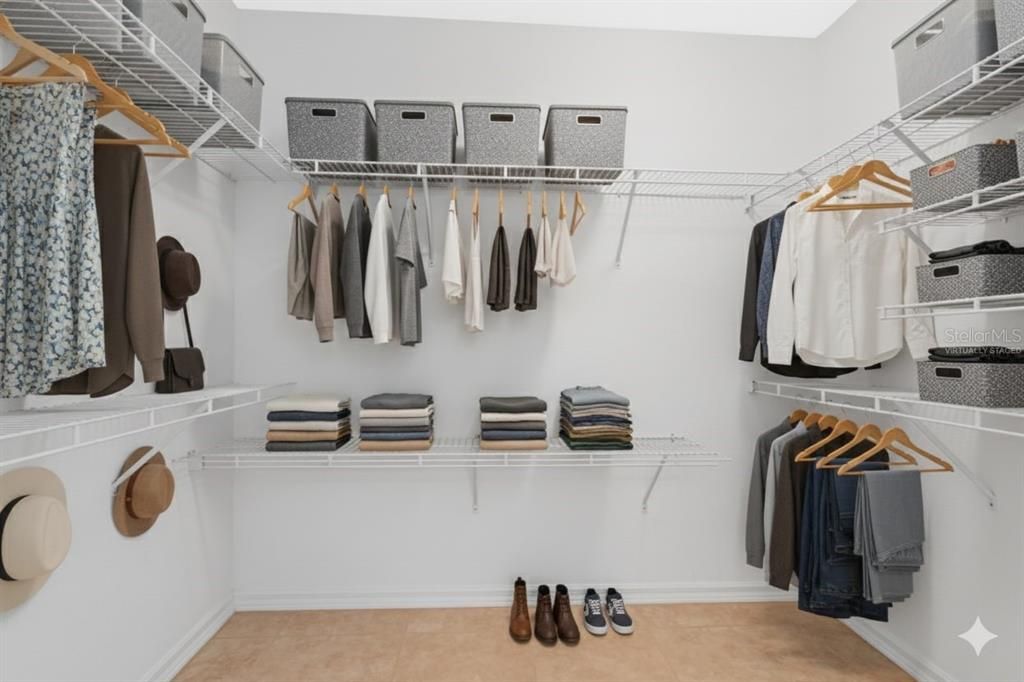 For Sale: $299,999 (3 beds, 2 baths, 1596 Square Feet)