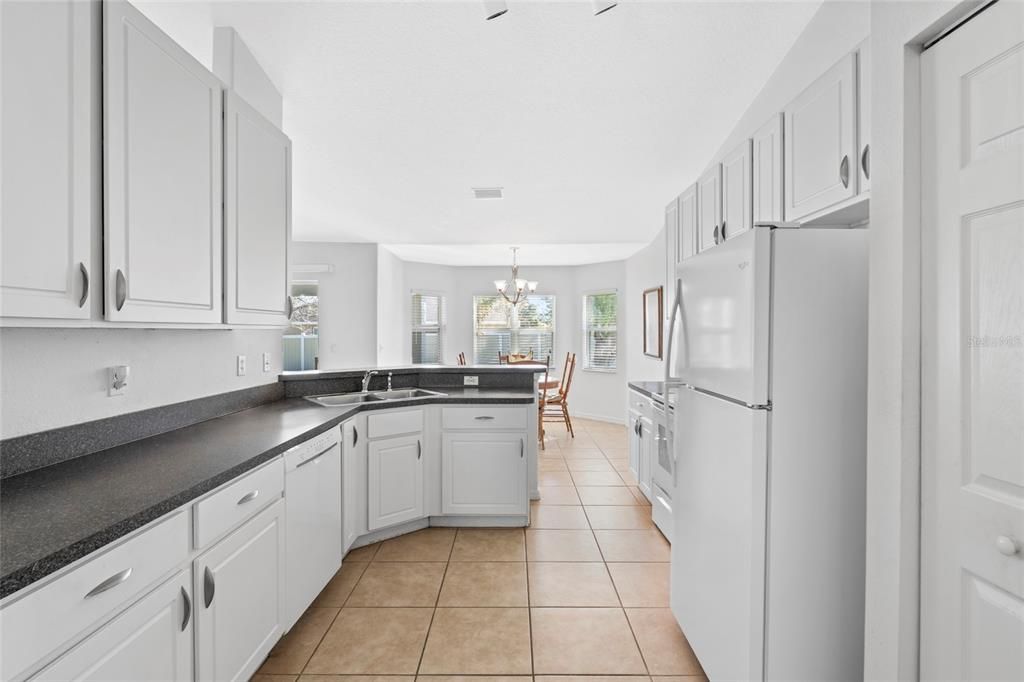 For Sale: $299,999 (3 beds, 2 baths, 1596 Square Feet)