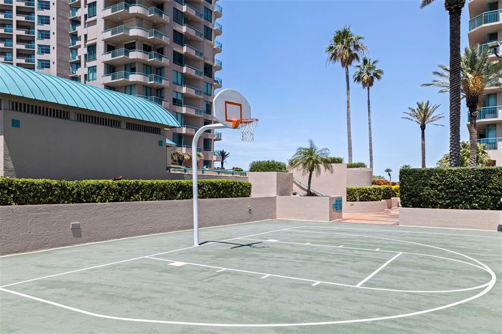 For Sale: $1,250,000 (2 beds, 2 baths, 1579 Square Feet)