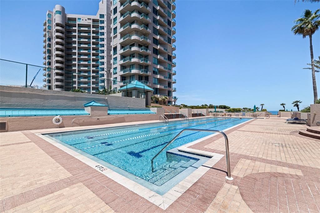 For Sale: $1,250,000 (2 beds, 2 baths, 1579 Square Feet)