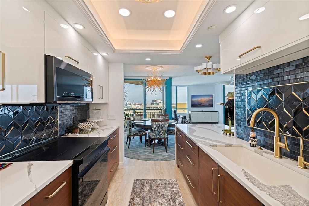 For Sale: $1,250,000 (2 beds, 2 baths, 1579 Square Feet)