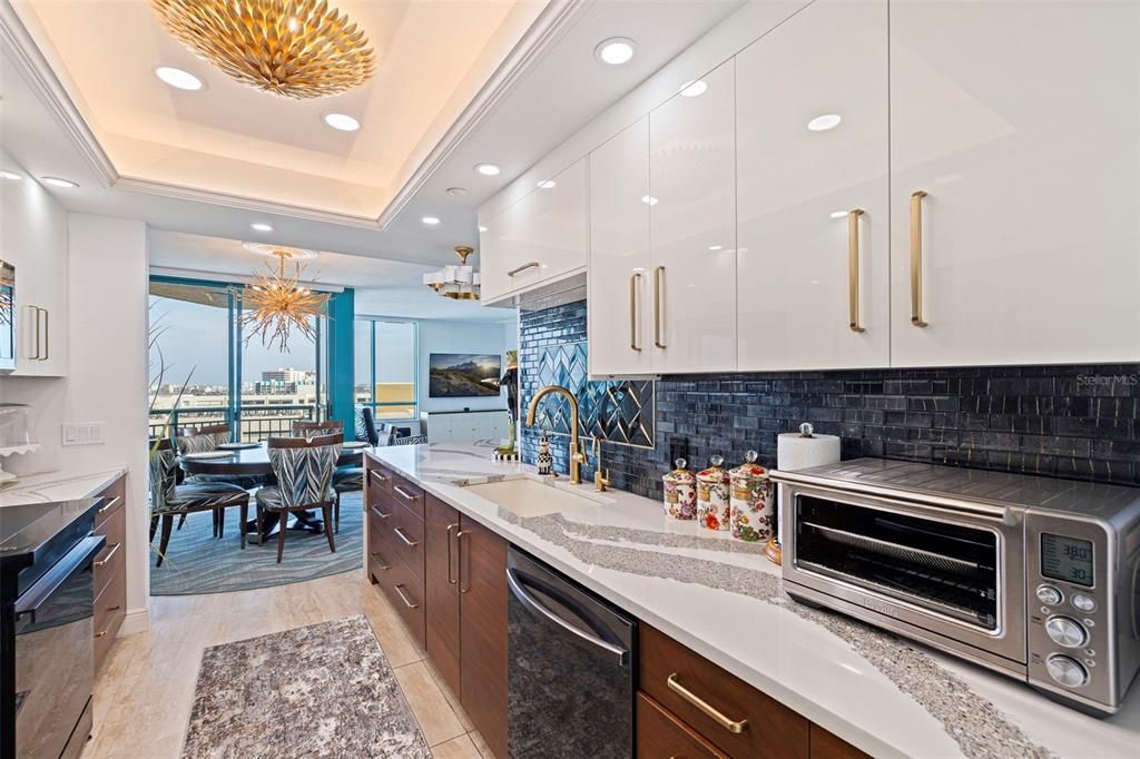 For Sale: $1,250,000 (2 beds, 2 baths, 1579 Square Feet)