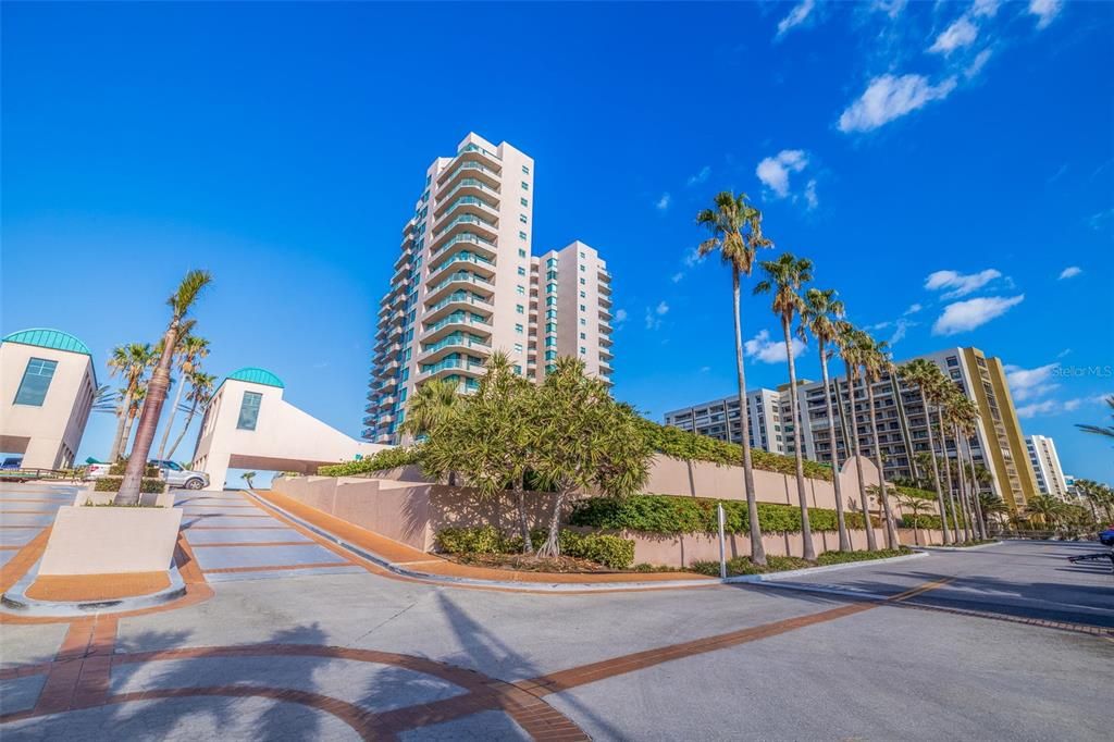 For Sale: $1,250,000 (2 beds, 2 baths, 1579 Square Feet)