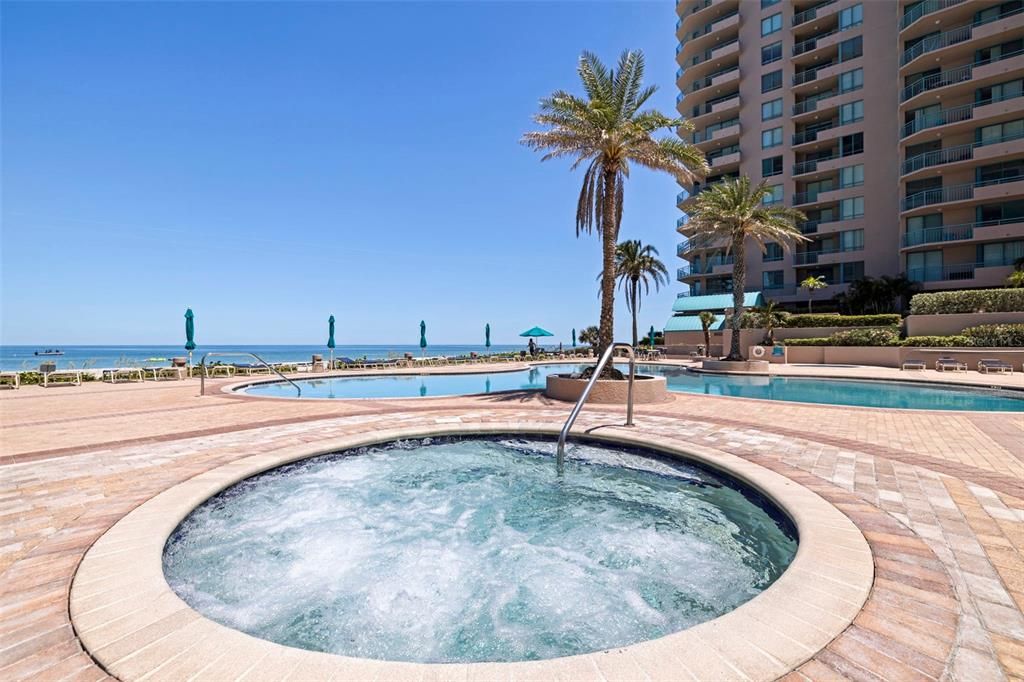 For Sale: $1,250,000 (2 beds, 2 baths, 1579 Square Feet)