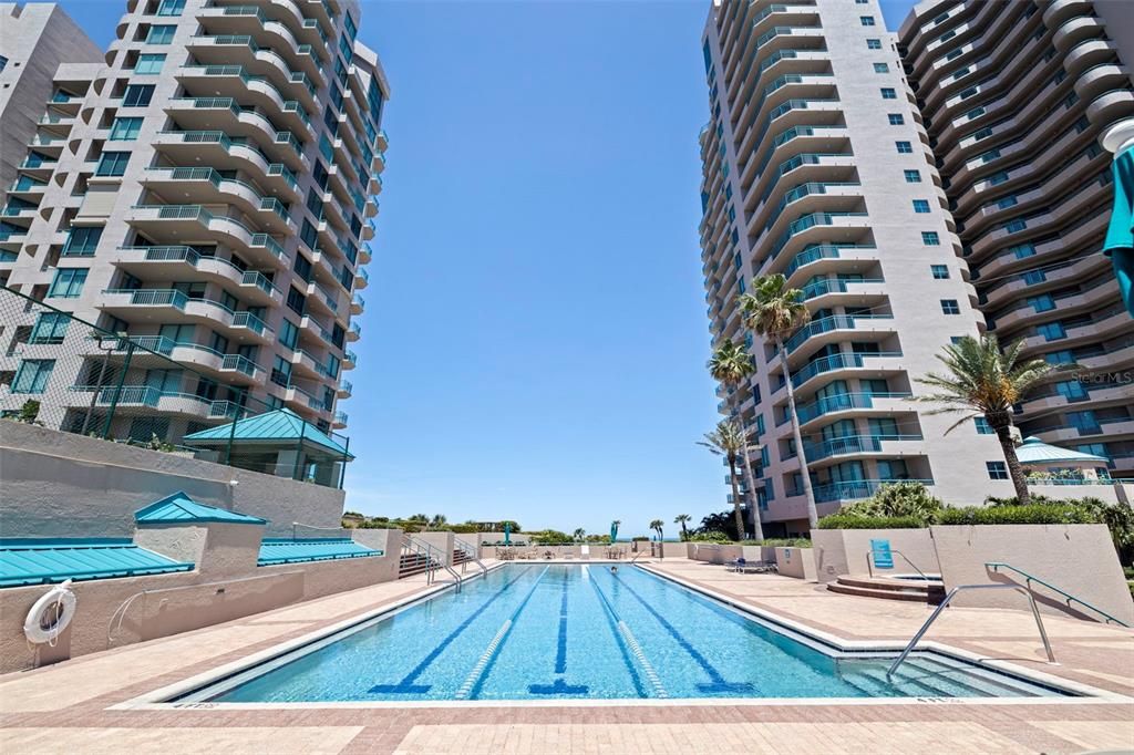 For Sale: $1,250,000 (2 beds, 2 baths, 1579 Square Feet)