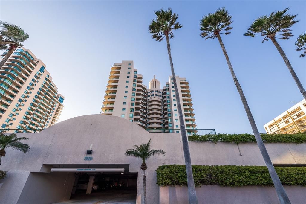 For Sale: $1,250,000 (2 beds, 2 baths, 1579 Square Feet)