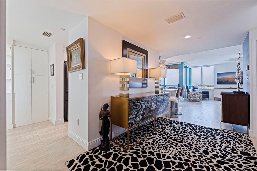 For Sale: $1,250,000 (2 beds, 2 baths, 1579 Square Feet)