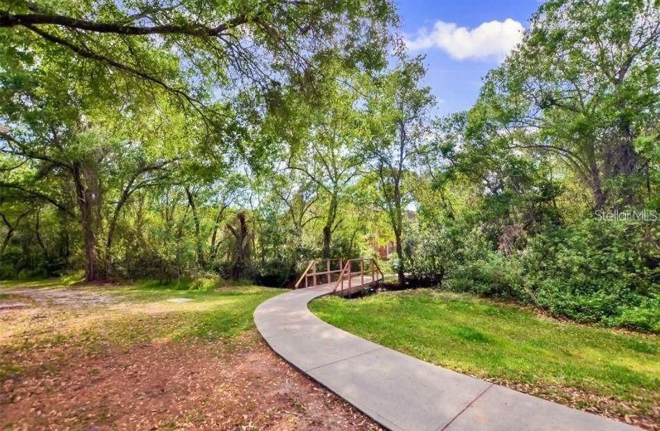 合同活跃: $1,850 (1 贝兹, 1 浴室, 625 平方英尺)