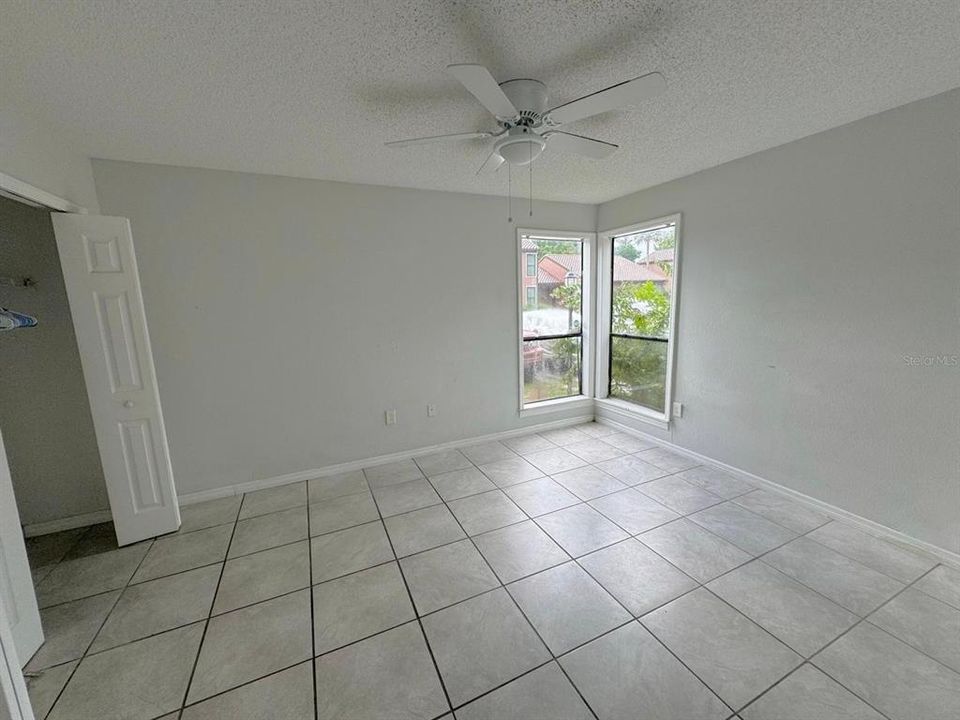 В аренду: $1,800 (2 спален, 2 ванн, 1120 Квадратных фут)