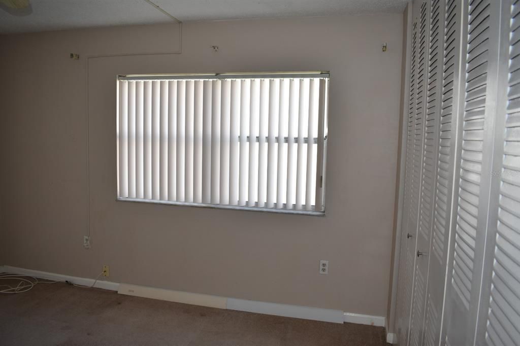 Под контрактом: $99,900 (1 спален, 1 ванн, 640 Квадратных фут)