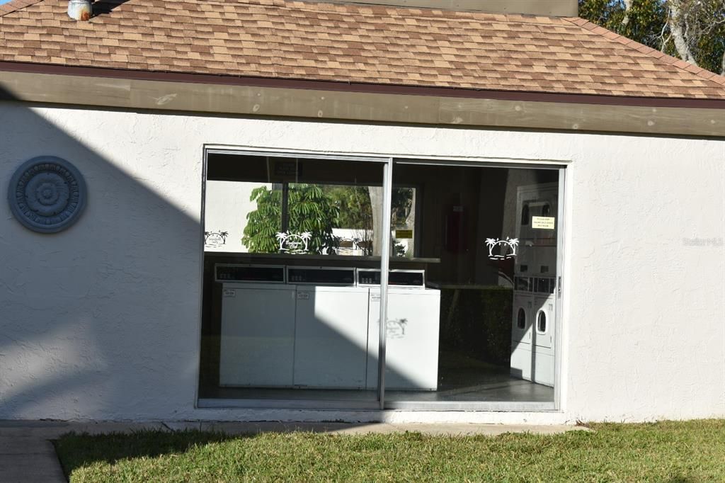 Под контрактом: $99,900 (1 спален, 1 ванн, 640 Квадратных фут)