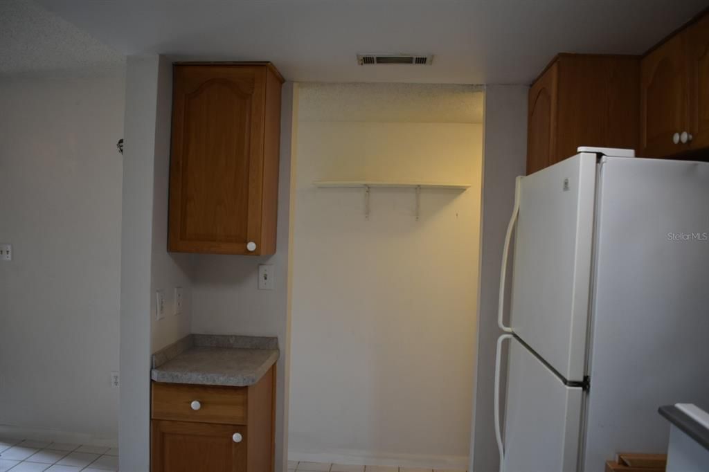 Под контрактом: $99,900 (1 спален, 1 ванн, 640 Квадратных фут)