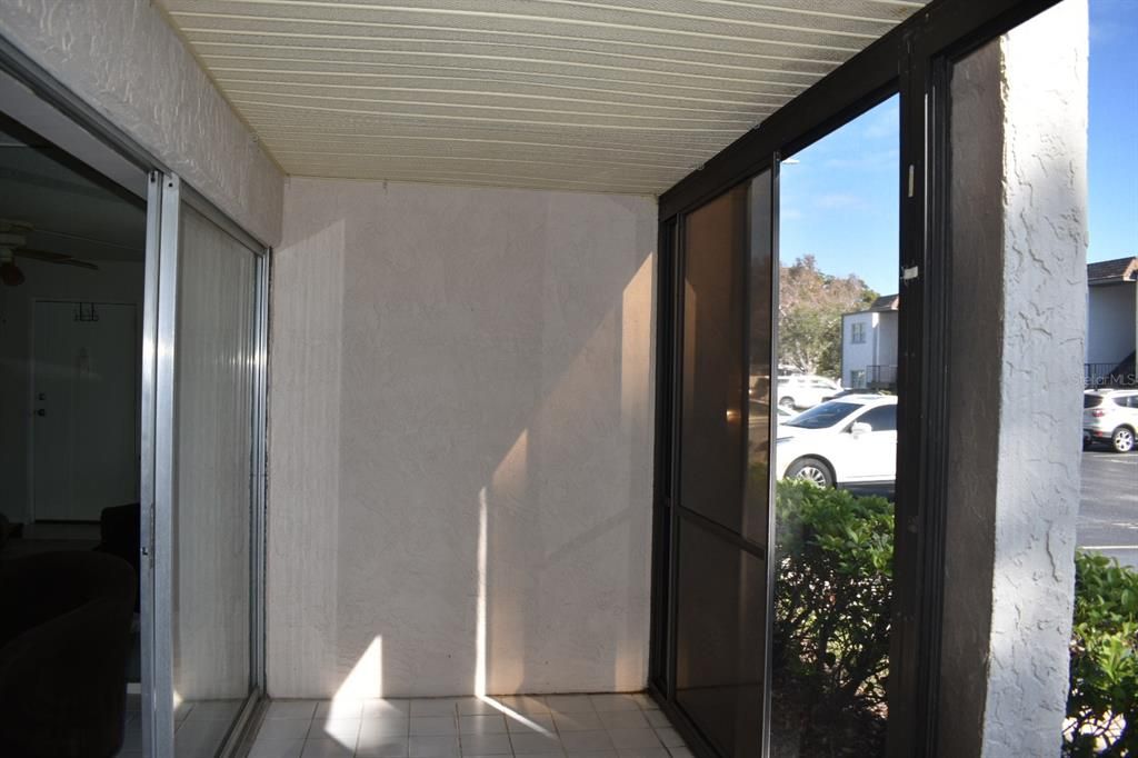 Под контрактом: $99,900 (1 спален, 1 ванн, 640 Квадратных фут)