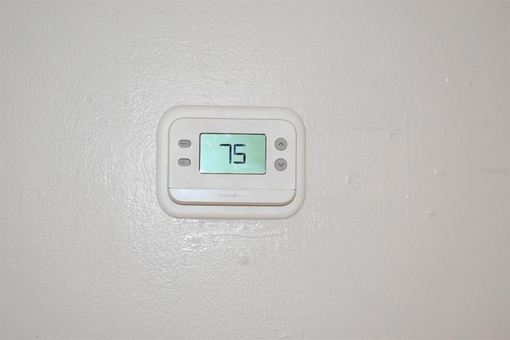 Под контрактом: $99,900 (1 спален, 1 ванн, 640 Квадратных фут)