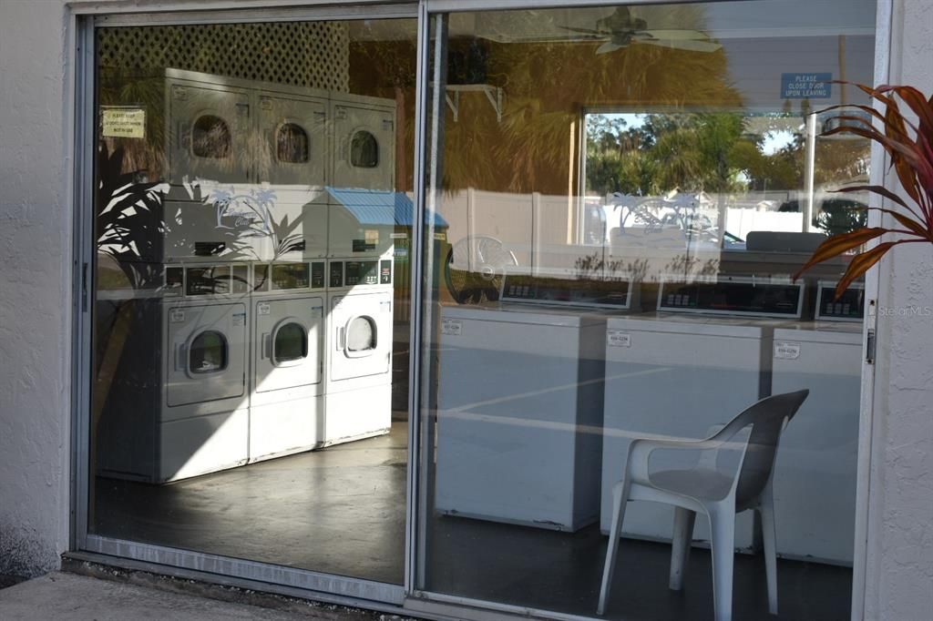 Под контрактом: $99,900 (1 спален, 1 ванн, 640 Квадратных фут)