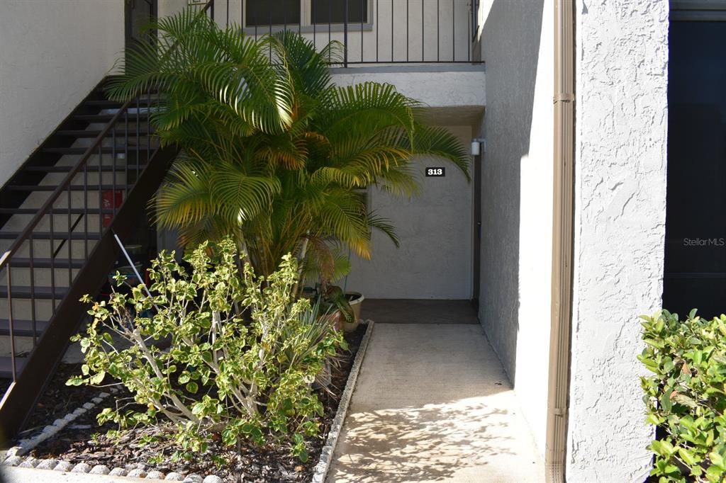 Под контрактом: $99,900 (1 спален, 1 ванн, 640 Квадратных фут)