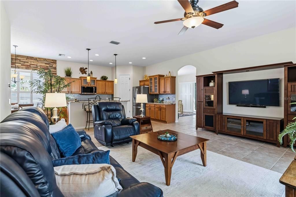 待售: $799,000 (3 贝兹, 3 浴室, 2627 平方英尺)