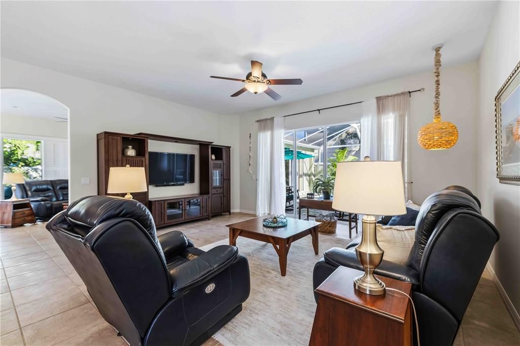 待售: $799,000 (3 贝兹, 3 浴室, 2627 平方英尺)