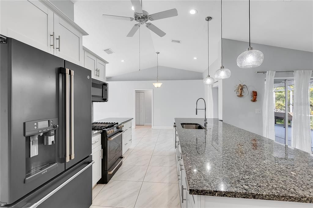 En Renta: $3,250 (3 camas, 2 baños, 1764 Pies cuadrados)