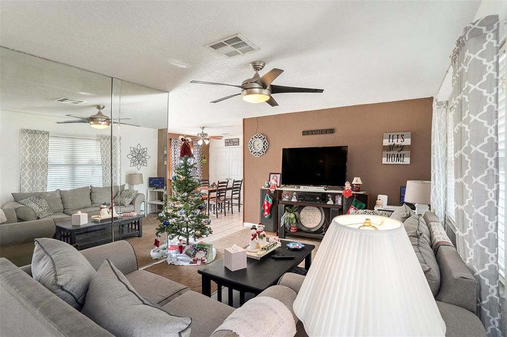 For Sale: $260,000 (2 beds, 2 baths, 1334 Square Feet)