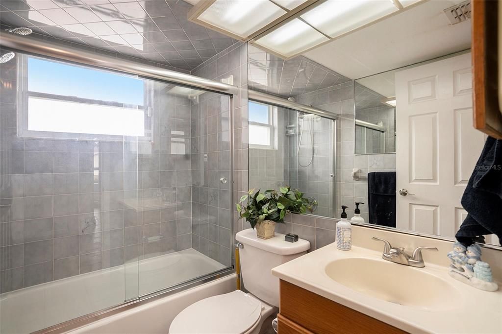 For Sale: $260,000 (2 beds, 2 baths, 1334 Square Feet)