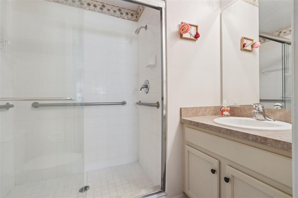 待售: $369,000 (4 贝兹, 3 浴室, 1940 平方英尺)