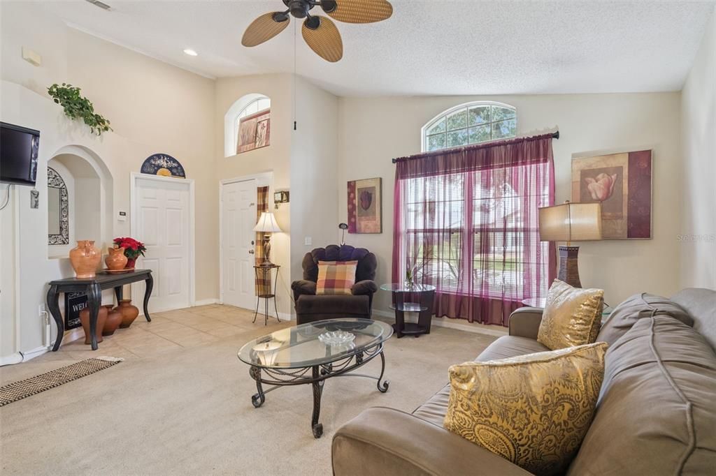 待售: $369,000 (4 贝兹, 3 浴室, 1940 平方英尺)