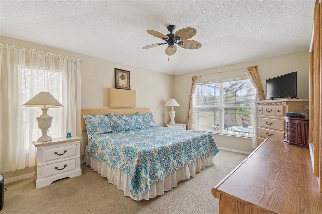 待售: $369,000 (4 贝兹, 3 浴室, 1940 平方英尺)