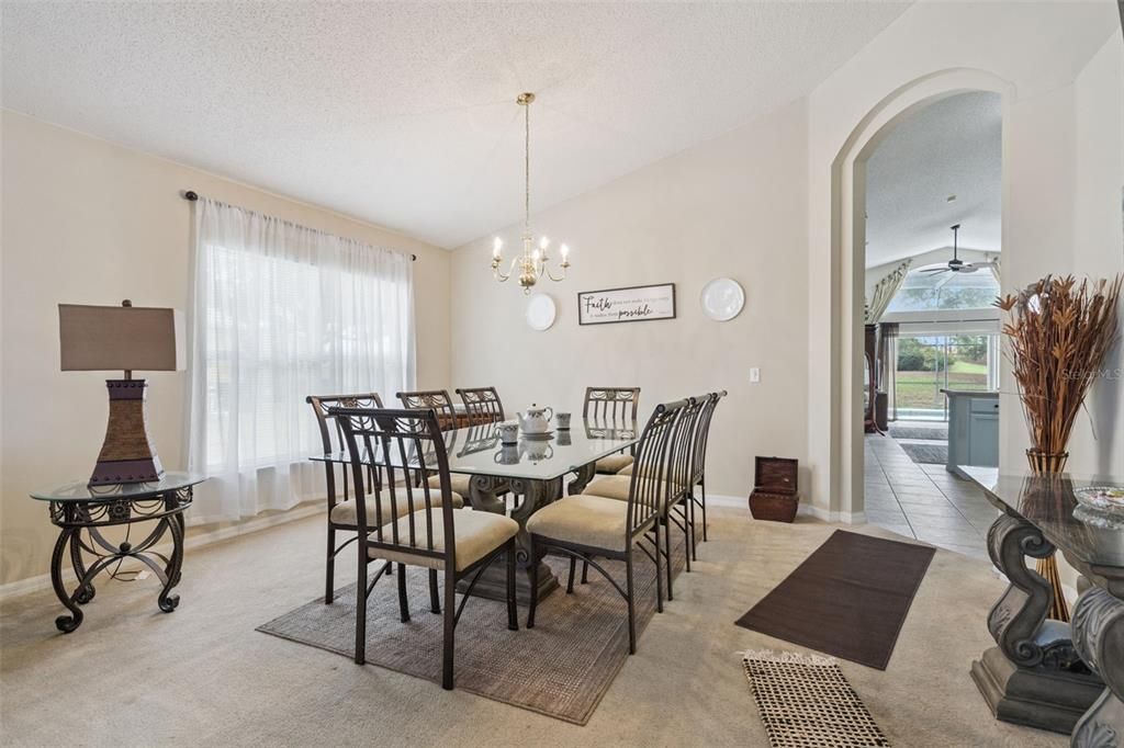 待售: $369,000 (4 贝兹, 3 浴室, 1940 平方英尺)