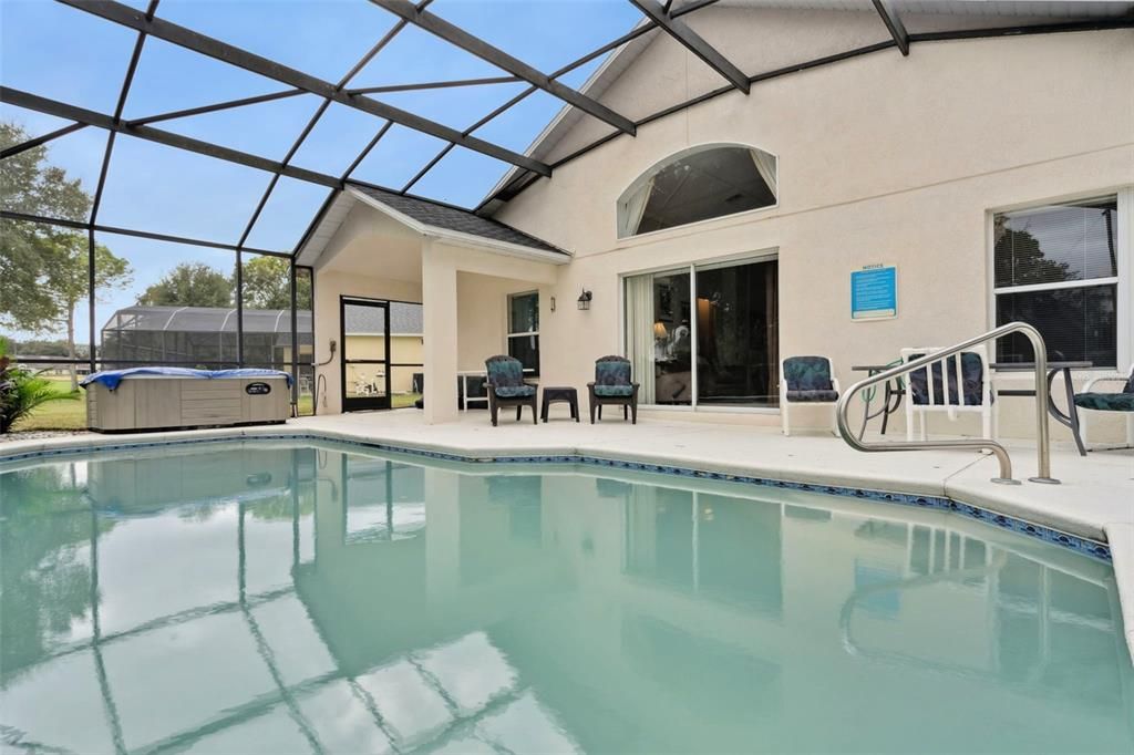 待售: $369,000 (4 贝兹, 3 浴室, 1940 平方英尺)